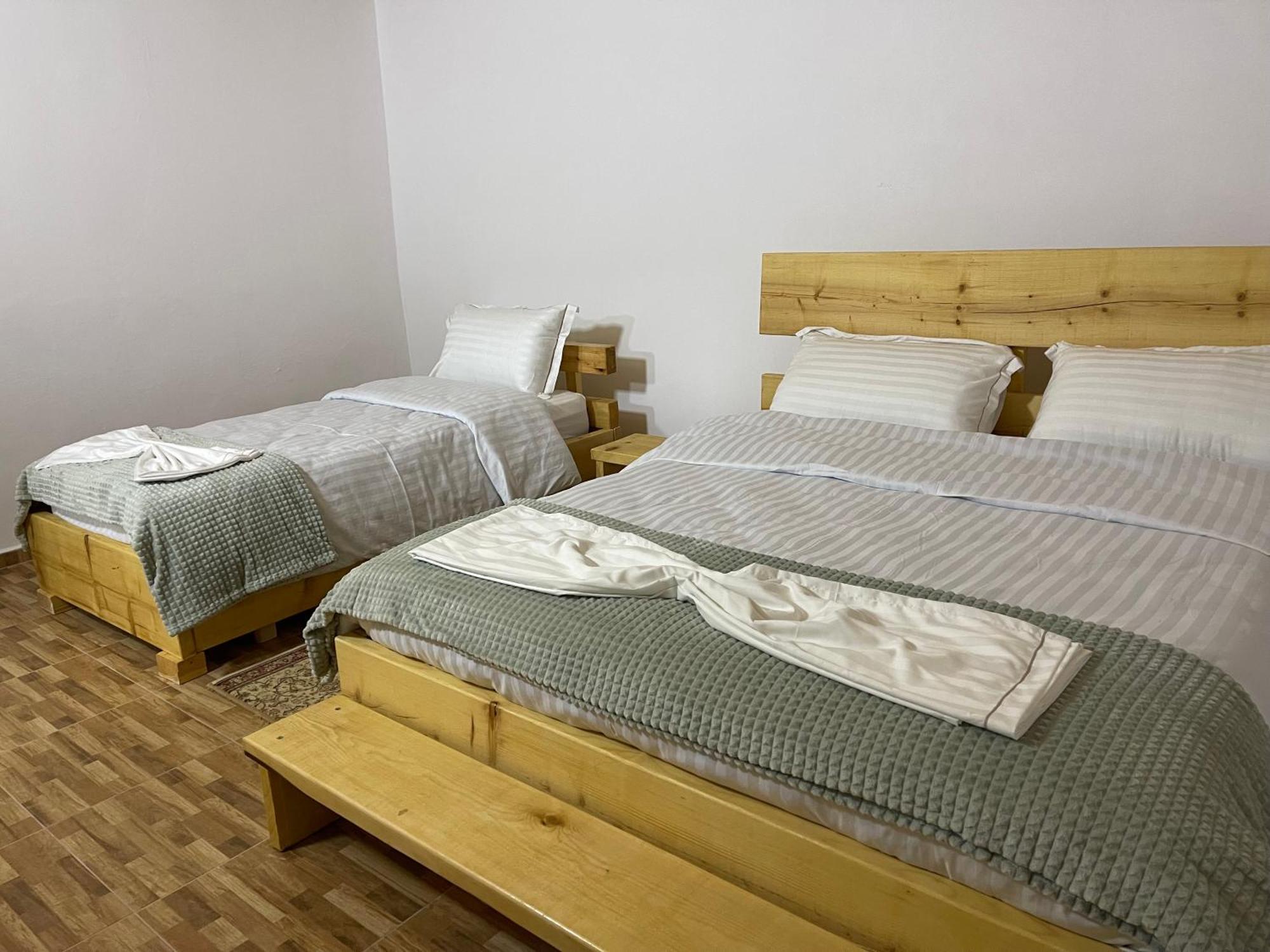 Ardjon House Hostel Berat Ngoại thất bức ảnh